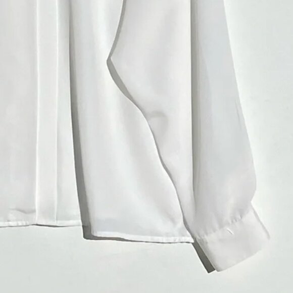 DIOR Vintage White Pleat Front/Button Back Blouse Size 14 EUC - Picture 4 of 8